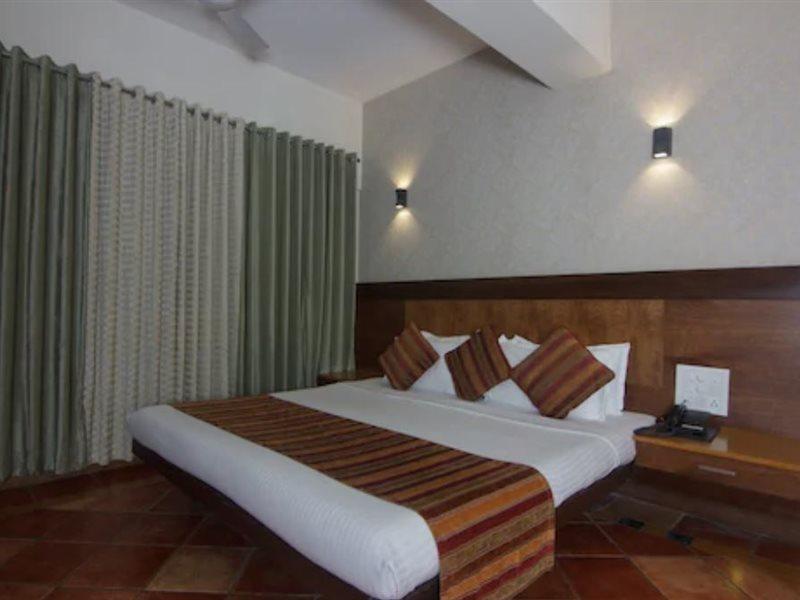 Hotel Chandralok Lonavala Extérieur photo
