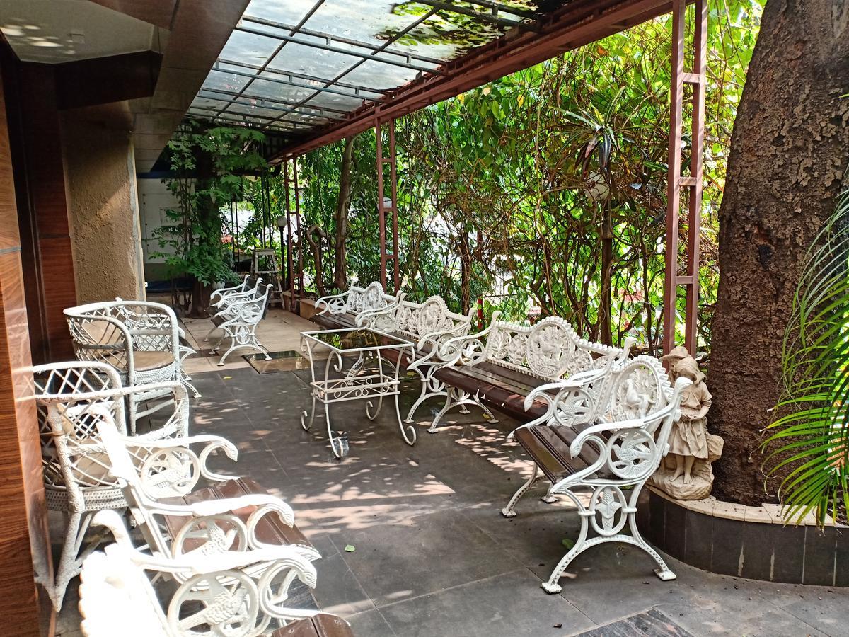 Hotel Chandralok Lonavala Extérieur photo