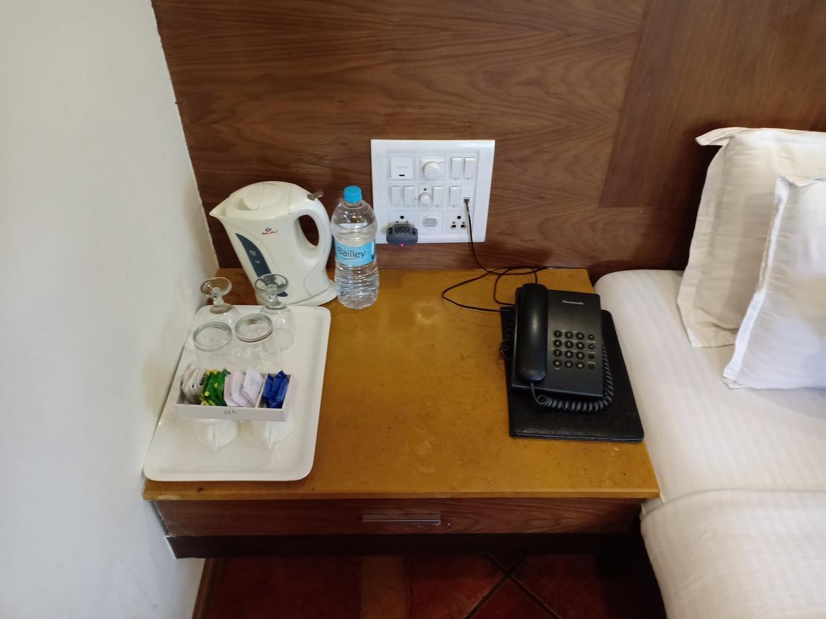 Hotel Chandralok Lonavala Extérieur photo