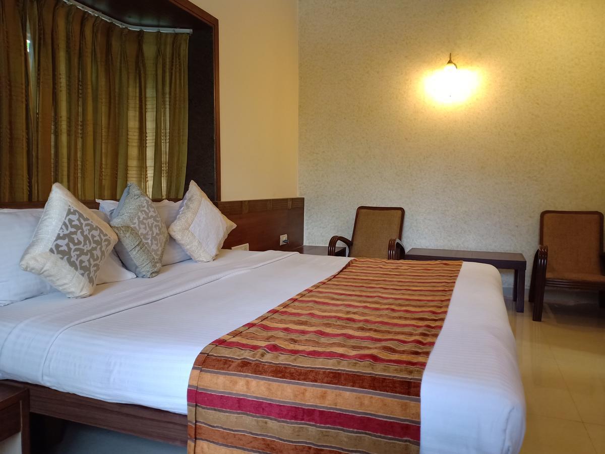 Hotel Chandralok Lonavala Extérieur photo