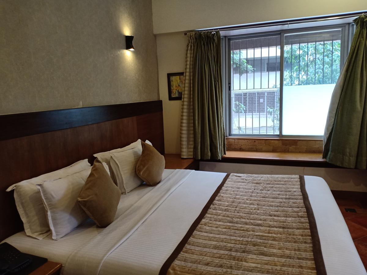 Hotel Chandralok Lonavala Extérieur photo