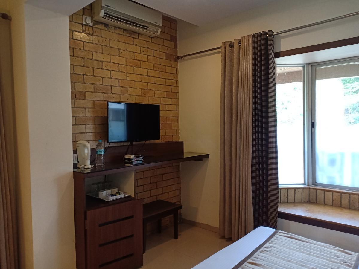 Hotel Chandralok Lonavala Extérieur photo