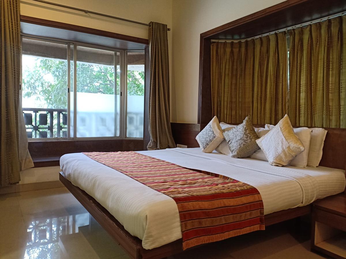 Hotel Chandralok Lonavala Extérieur photo