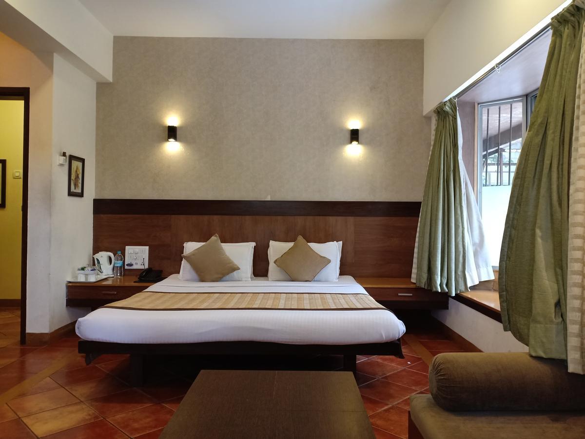 Hotel Chandralok Lonavala Extérieur photo