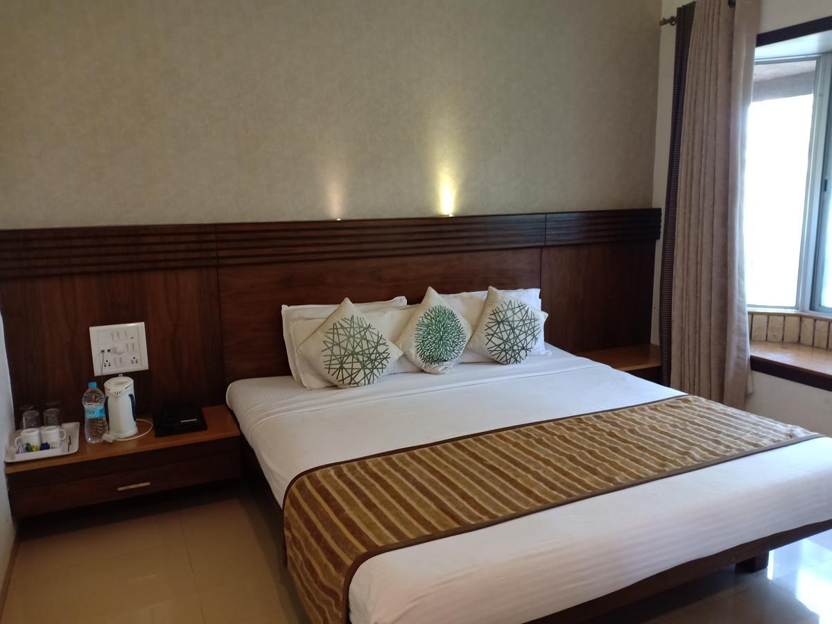 Hotel Chandralok Lonavala Extérieur photo