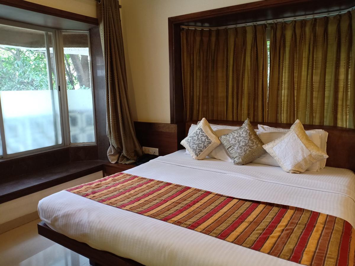 Hotel Chandralok Lonavala Extérieur photo