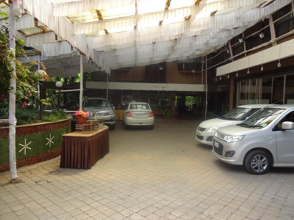 Hotel Chandralok Lonavala Extérieur photo